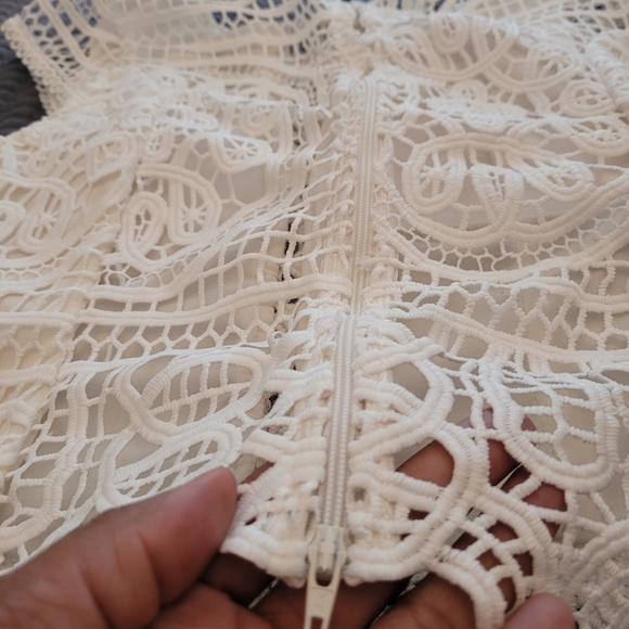 Karmai embroidery crop top, size medium - Picture 5 of 13